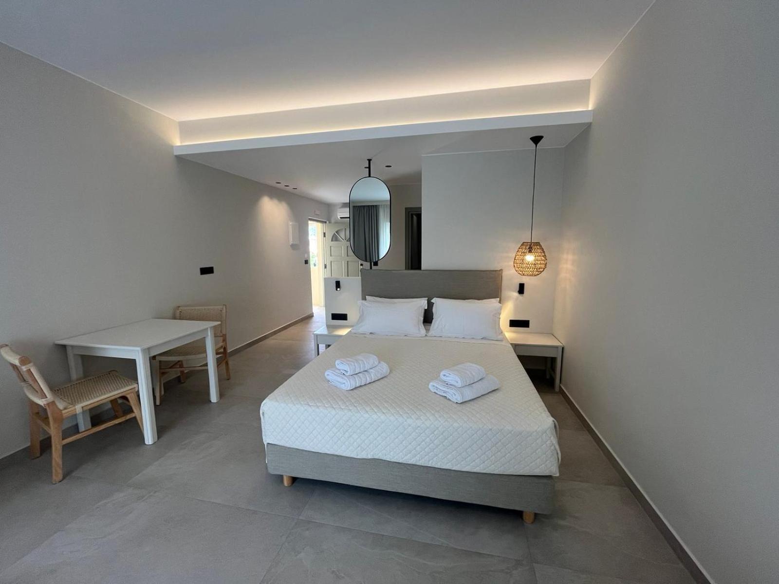Mediterranean Sea Top Floor Palaiochora Zewnętrze zdjęcie